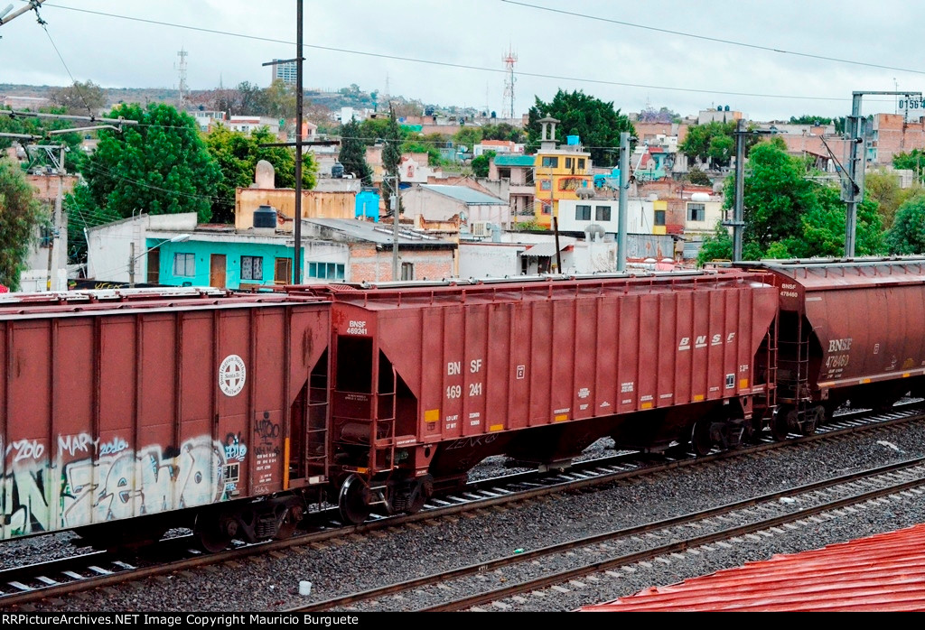 BNSF Covered Hopper